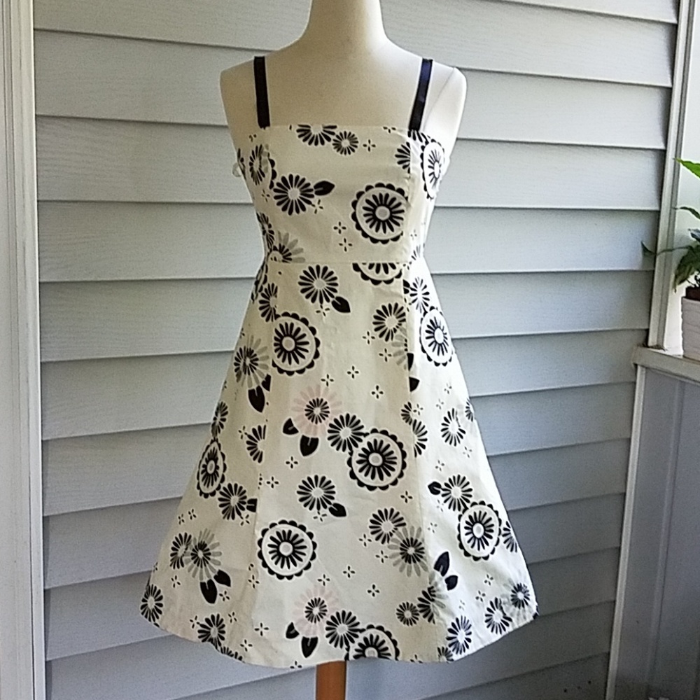 Gap Black and Cream A shape Dress